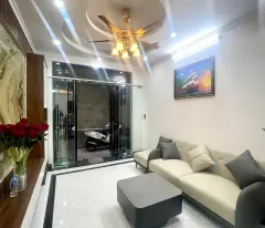 Bán nhà Phố Hào Nam_5 tầng kiên cố_ Ngõ rộng thoáng _35mx5T_Giá: 7.5 tỷ.