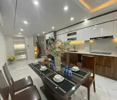 BÁN NHÀ BÁT KHỐI ,LONG BIÊN ,40M , MT4M ,5 TẦNG ,LÔ GÓC ,Ô TÔ NGỦ TRONG NHÀ ,GIÁ 6 TỶ
