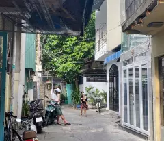 Bán Nhà HXH Hoàng Hoa Thám 2 Tầng 2 PN Nhà Mới Ở Ngay Nhỉnh 4 Tỉ