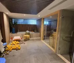 BIỆT THỰ ĐẲNG CẤP NHẤT  CIPUTRA – VIEW TỶ ĐÔ SÂN GOLF VÀ HỒ CÁ SIÊU ĐẸP – THANG MÁY HIỆN ĐẠI  DIỆN
