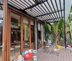 BIỆT THỰ ĐẲNG CẤP NHẤT  CIPUTRA – VIEW TỶ ĐÔ SÂN GOLF VÀ HỒ CÁ SIÊU ĐẸP – THANG MÁY HIỆN ĐẠI  DIỆN