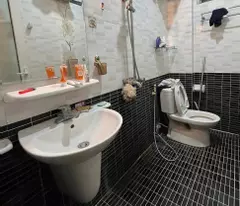 Bán Gấp Nhà Nguyễn Khánh Toàn, Cầu Giấy 6 Tầng, ô tô tránh 30m, 9 phòng, 10 Tỷ
