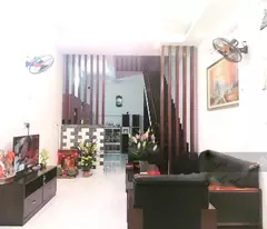 Bán nhà mặt tiền giá 5.7 tỷ đường Kiến Thiết - Tp Nha Trang. Giá rẻ nhà kiên cố xây rất đẹp
