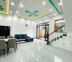 Nhà mới 2 tầng hẻm Hải Đức full nội thất ngay TTTP gần Biển Nha Trang. Giá cực tốt