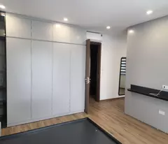 BÁN NHÀ NGUYỄN VĂN LINH-LONG BIÊN 11.5 TỶ 56m, 6 TẦNG THANG MÁY, MT 7.6m, LÔ GÓC, Ô TÔ TRÁNH.