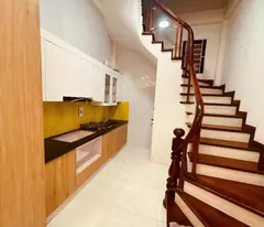 BÁN NHÀ CẦU GIẤY 35M2 X 5 TẦNG 7.5 TỶ - VỊ TRÍ ĐẮC ĐỊA