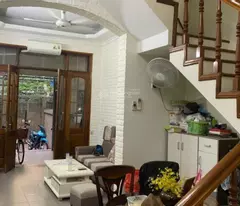 NHÀ HOT!!! 10 ,9 tỷ CỬA HÀNG 4 tầng, mặt phố 72 Nguyễn Trãi sát Ngã Tư Sở kinh doanh tốt