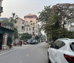 BÁN NHÀ Ở TẾT NGUYỄN VĂN CỪ, NGỌC LÂM, LONG BIÊN. ÔTÔ TRÁNH, THANG MÁY, NGÕ THÔNG. 43M2*7T, 13.8 TỶ