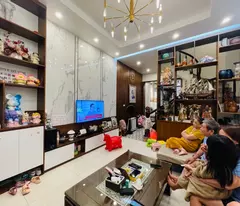 BÁN NHÀ Ở TẾT NGUYỄN VĂN CỪ, NGỌC LÂM, LONG BIÊN. ÔTÔ TRÁNH, THANG MÁY, NGÕ THÔNG. 43M2*7T, 13.8 TỶ
