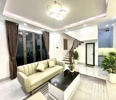 Nhà đẹp Trần Bình, Cầu Giấy diện tích 38m2, mặt tiền 3.5m, tặng full nội thất, gần phố