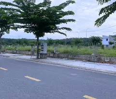 Lô đất thổ cư nằm trong khu vực đang phát triển nhanh chóng:
 • Diện tích: 80m² (5x16m).
 • Pháp