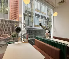 Nhà Cho Thuê Hoàn kiếm,Ô tô đỗ cửa, Gần Nhà Hát Lớn. DT 33m2, 2 tầng, mặt tiền 3,5m!