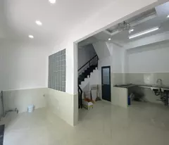 Bán Nhà Phan Văn Trị, 2 Tầng 2 PN, Gần Emart Chỉ 3.4 Tỉ