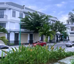 Nhà phố đẹp 1 trệt 1 lầu, MT đường lớn 12m, thổ cư 100%, Hòa Lợi, Bến Cát – DT 85m², giá 2,66 tỷ,