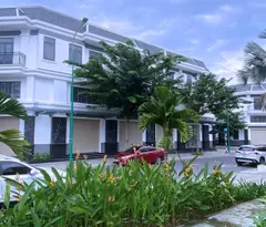 Cần bán nhà phố 1 trệt 1 lầu ngay trung tâm Hòa Lợi, Bến Cát – Mặt tiền đường nhựa 12m, thổ cư