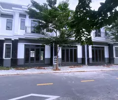 Nhà phố hiện đại 1 trệt 1 lầu, thổ cư 100%, DT 85m², MT đường nhựa 12m – Hòa Lợi, Bến Cát – Giá