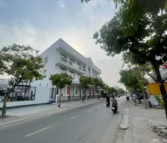 Nhà 71m2 Sát Mặt Tiền, 3.99 Tỷ, Vị Trí Đắc Địa, Không Quy Hoạch, Đông Hưng Thuận – Quận 12.
