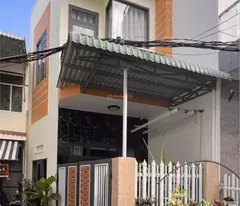 Bán nhà đẹp căn góc đường Nguyễn Thái Học, 2 tầng, 2 phòng ngủ, sân rộng rãi. Vị trí gần chợ Đầm,