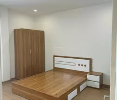 Bán căn nhà chính chủ tại TTTP, đường Định Cư. Nhà mới xây, nội thất đầy đủ, dọn vào ở liền. Giá