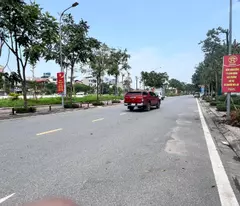 biệt thự sân vườn Cổ Linh-Bát Khối, 324m x 3 tầng, mặt tiền 10m, sân vườn gara 4 ôtô, full thổ cư
