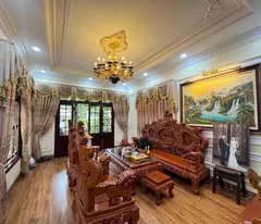 biệt thự sân vườn Cổ Linh-Bát Khối, 324m x 3 tầng, mặt tiền 10m, sân vườn gara 4 ôtô, full thổ cư