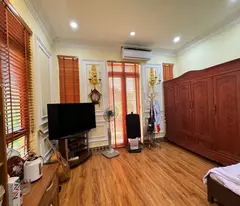 biệt thự sân vườn Cổ Linh-Bát Khối, 324m x 3 tầng, mặt tiền 10m, sân vườn gara 4 ôtô, full thổ cư