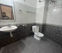 Bán nhà Kim Giang, Hoàng Mai, Ngõ nông MT rộng, 40m2, 6.4 tỷ