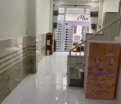 113. Nhà 6 Triệu 2 Phòng Ngủ Sau Lưng Vincom Hùng Vương