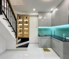 Bán Gấp! Nhà 5 Tầng, 30m², Ngọc Thụy Long Biên - Giá Tốt