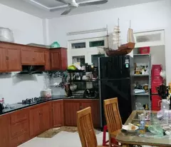 NHÀ HẺM XE HƠI ĐỖ CỬA - THỐNG NHẤT