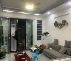 BÁN NHÀ VIỆT HƯNG-LONG BIÊN 4.850 TỶ 30m, 5 TẦNG, MT 4.2m, VỊ TRÍ TRUNG TÂM VIỆT HƯNG, AN SINH TỐT