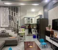 BÁN NHÀ VIỆT HƯNG-LONG BIÊN 4.850 TỶ 30m, 5 TẦNG, MT 4.2m, VỊ TRÍ TRUNG TÂM VIỆT HƯNG, AN SINH TỐT
