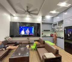 BÁN NHÀ 5 TẦNG TRẦN QUỐC VƯỢNG, 33M2, BA GÁC TRÁNH, ĐI BỘ RA PHỐ. 6,5 TỶ