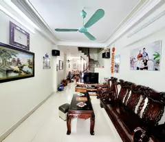 Nhắc riêng các bác thích nhà gần cầu Vĩnh Tuy! Bán nhà Cổ Linh, ba gác đỗ cửa, 45m2, 6.3 tỷ