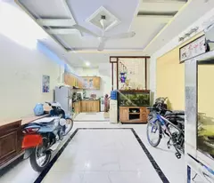 Nhà cũ nhưng được cái còn dùng tốt! Bán nhà Nguyễn Sơn, ngõ xe ba gác, 32m2, 5.75 tỷ