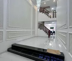 Bán nhà 5 tầng 50m 6 Phòng Full Nội Thất Ngõ Quỳnh Hai Bà Trưng 9.5 tỷ