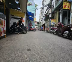 SÁT MẶT TIỀN TRUNG TÂM Q4 
NGANG 5.2 DÀI 8.1 ĐÚC 4,5 TẤM 
CÓ 6 TỶ