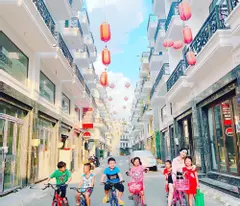 Căn góc 2 mặt tiền đường ngay cổng chính khu dân cư Thành Đô, nhà hoàn thiện, sổ hồng hoàn công