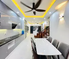 Bán nhà Ngọc Thụy - Long Biên, 36m² x 5 tầng, ô tô đỗ cửa, giá hơn 6 tỷ