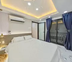 Bán Nhà Phố HXH Thông D2 Ngay ĐH HUTECH Bình Thạnh 3 Lầu 4PN Chỉ 5.x Tỷ T.Lượng