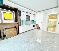 Nhà Mặt Ngõ OTO Tránh, Phố Tam Trinh: 5 Tầng, Thang Máy NK, Nội Thất Cao Cấp, Giá 5.95 tỷ