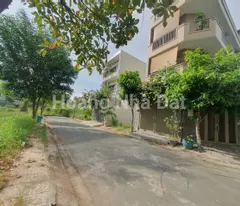 Đất nền đường Lê Văn Lương, 104m, giá 5.85 tỷ, sổ hồng riên