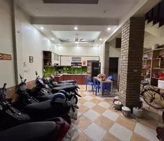 Chính chủ cần bán căn nhà 5 tầng tại Phố Vọng, Hai Bà Trưng. Diện tích: 45m², thiết kế đẹp, ô tô