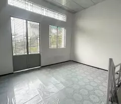 Cho thuê nhà 7 triêụ khu dân cư Hồng Phát cách Hoàng Quốc Việt 50m