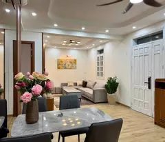 Chính chủ gửi bán chung cư Nguyễn Cơ Thạch, Mỹ Đình, 2 ngủ 2 vệ sinh, đủ nội thất đẹp, khu dân