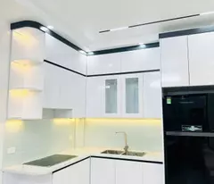 Nhà Đẹp Gần Hồng Tiến - Diện Tích 36m² - Giá 5.x Tỷ- Ô Tô đỗ Cửa
