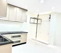 Bán Nhà 3 Tầng 4x14m Sát Chùa Bửu Quang, Tân Kiểng, Quận 7, Sổ Hổng Vuông Như A4 Giá Nhỉnh 5 Tỷ
