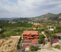 BÁN CĂN BIỆT THỰ GỖ MỚI TOANG, SIÊU ĐẸP