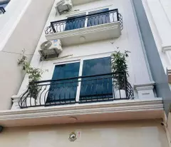 Chính chủ cần tiền cho con du học gửi bán liền kề dịch vụ Đồng Đế vị trí đắc địa, view công viên,