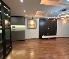 Chính chủ gửi bán căn chung cư lô góc 2 ngủ đẹp thoáng khu Thành Thái, Cầu Giấy, khu vực hiếm nhà